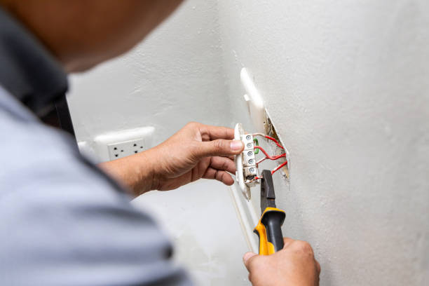 Best Affordable Emergency Electrician  in Carlsbad, NM